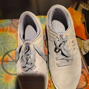 FILA SNEAKERS SIZE 10